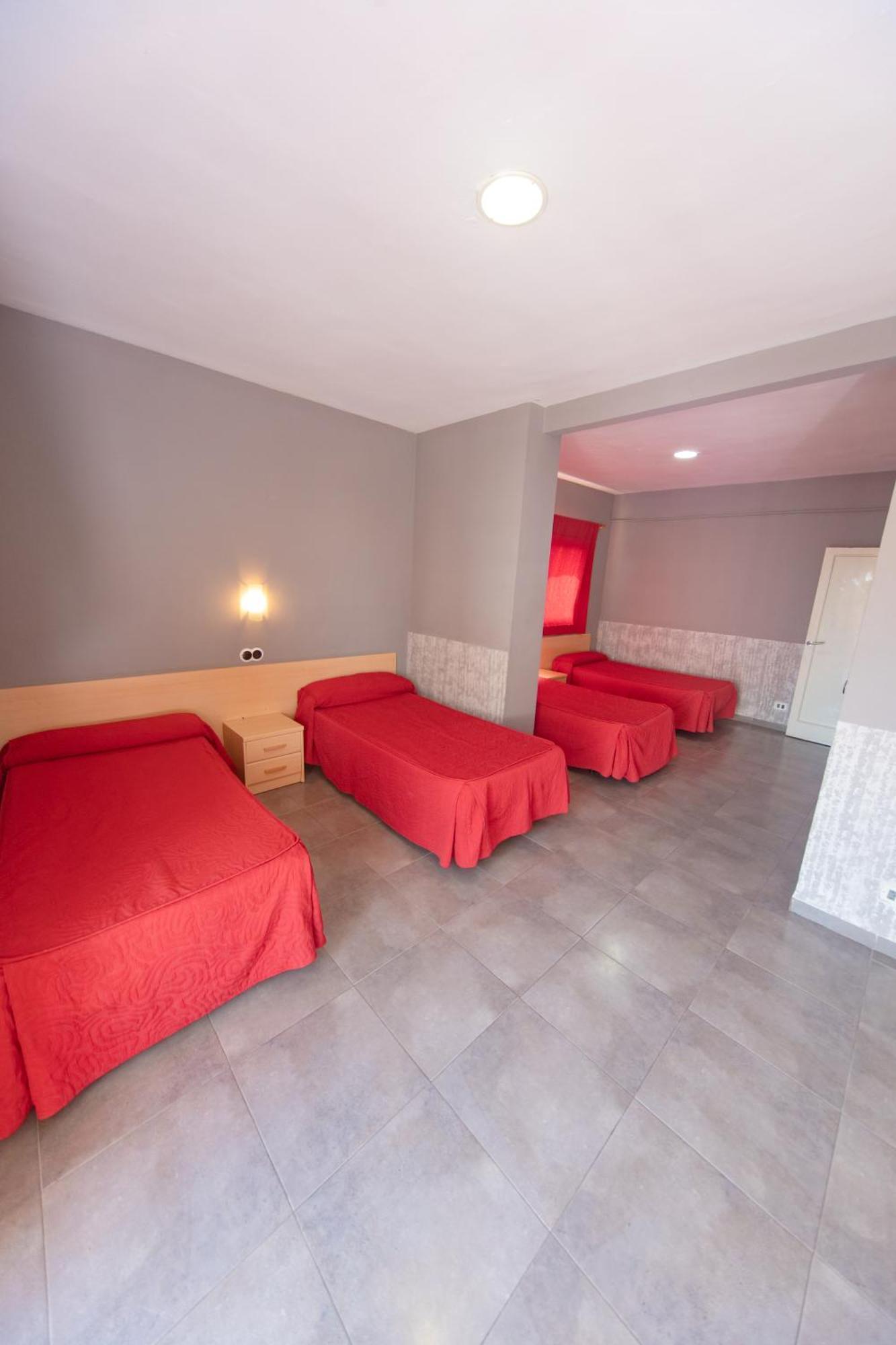 Hostal Virginia Фаварета Экстерьер фото
